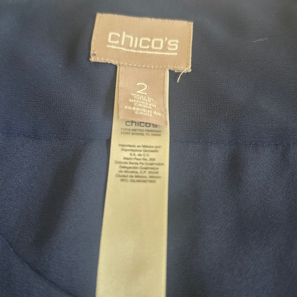 Chicos Navy Abstract Print Asymmetric Zip Blouse Sheer Sleeve size 2 - Picture 13 of 16